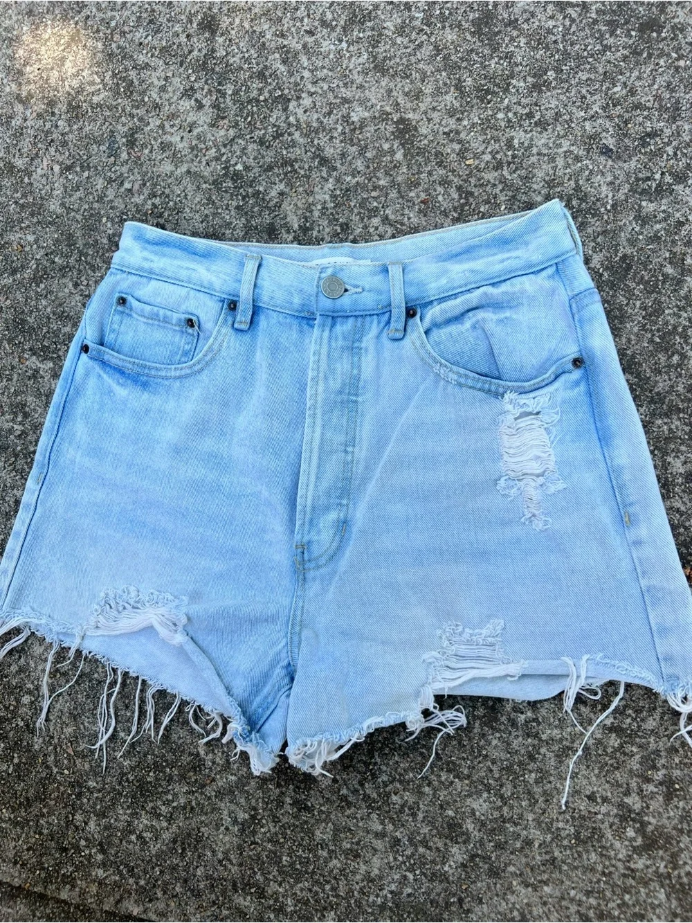 NWT PacSun Ultra High Rise Vintage Denim Shorts Light Wash Distressed Size 27